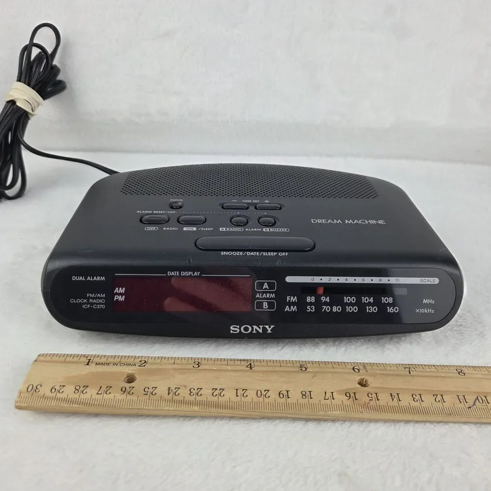 Vintage Sony Dream Machine ICF C370 Alarm Clock Radio Dual Alarm FM AM Tested